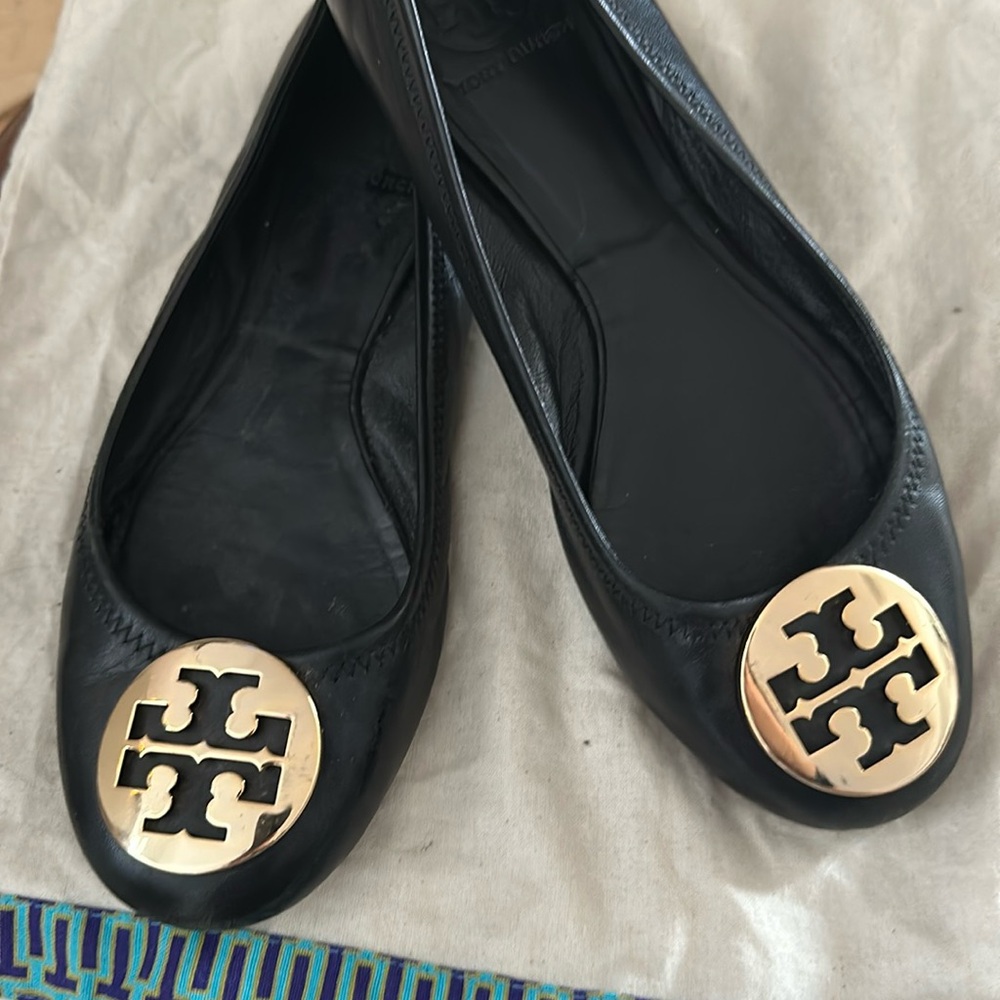 Tory Burch Black Minnie Flats S8
